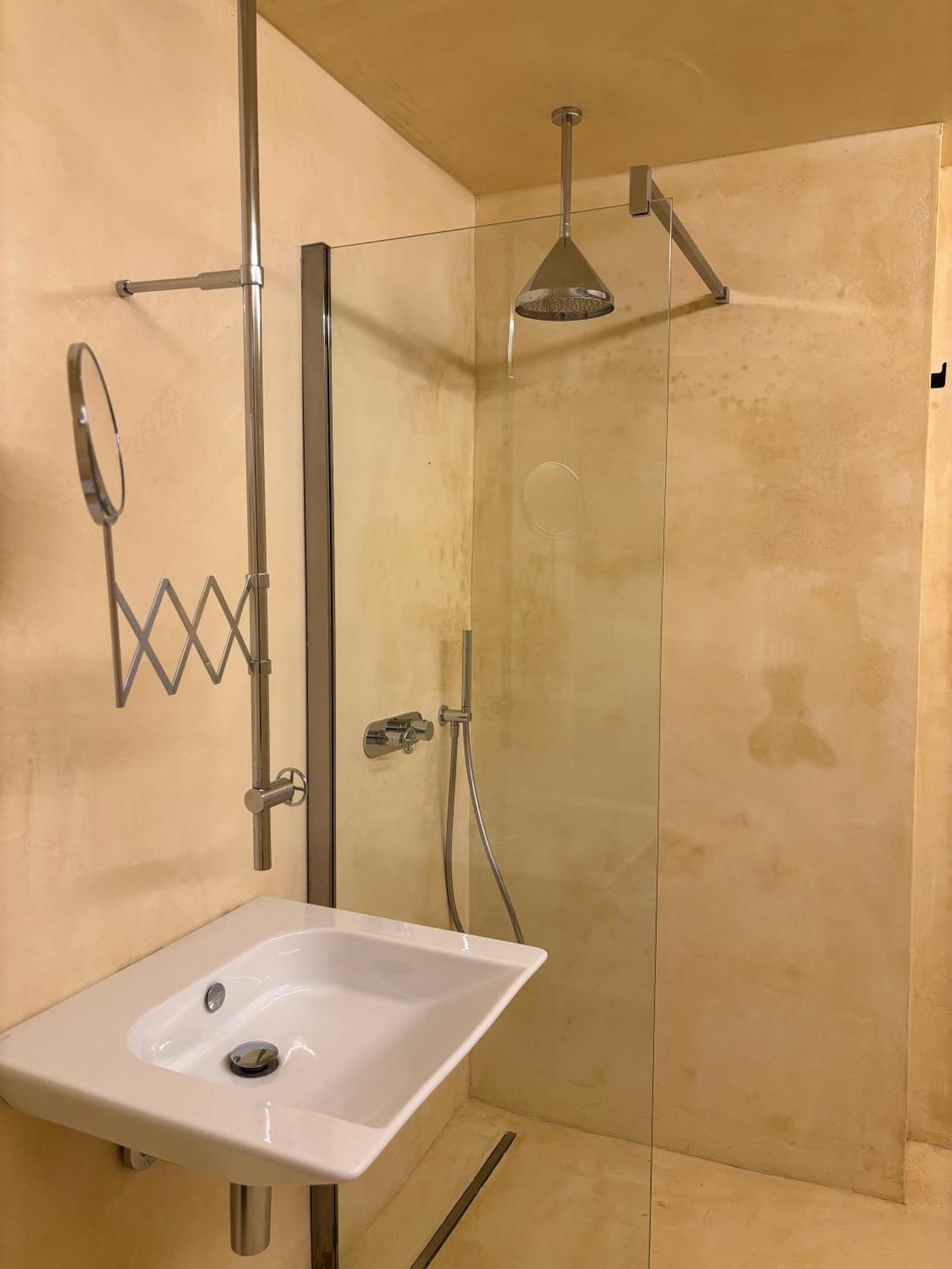 Alora Boutique Suites Λέτσε Εξωτερικό φωτογραφία