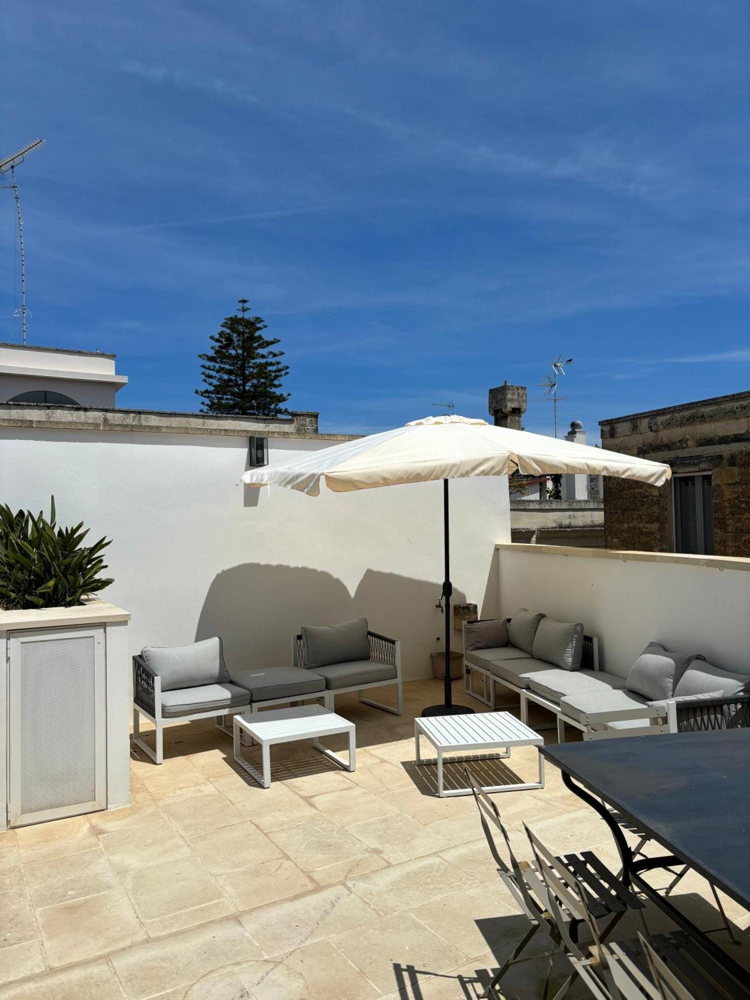 Alora Boutique Suites Λέτσε Εξωτερικό φωτογραφία
